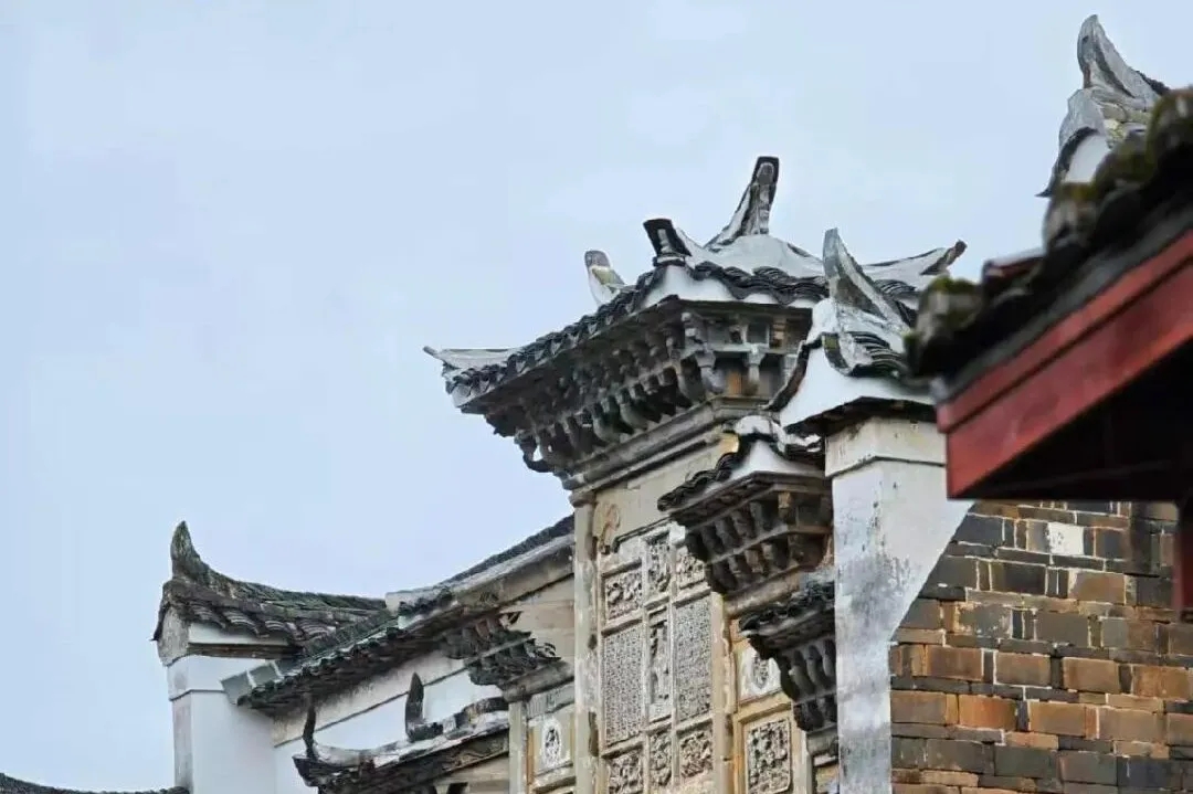 给百年古祠上保险，险企化身文物“守护人”